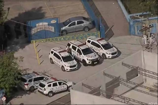Ataque a tiros em escola mata aluna em São Paulo